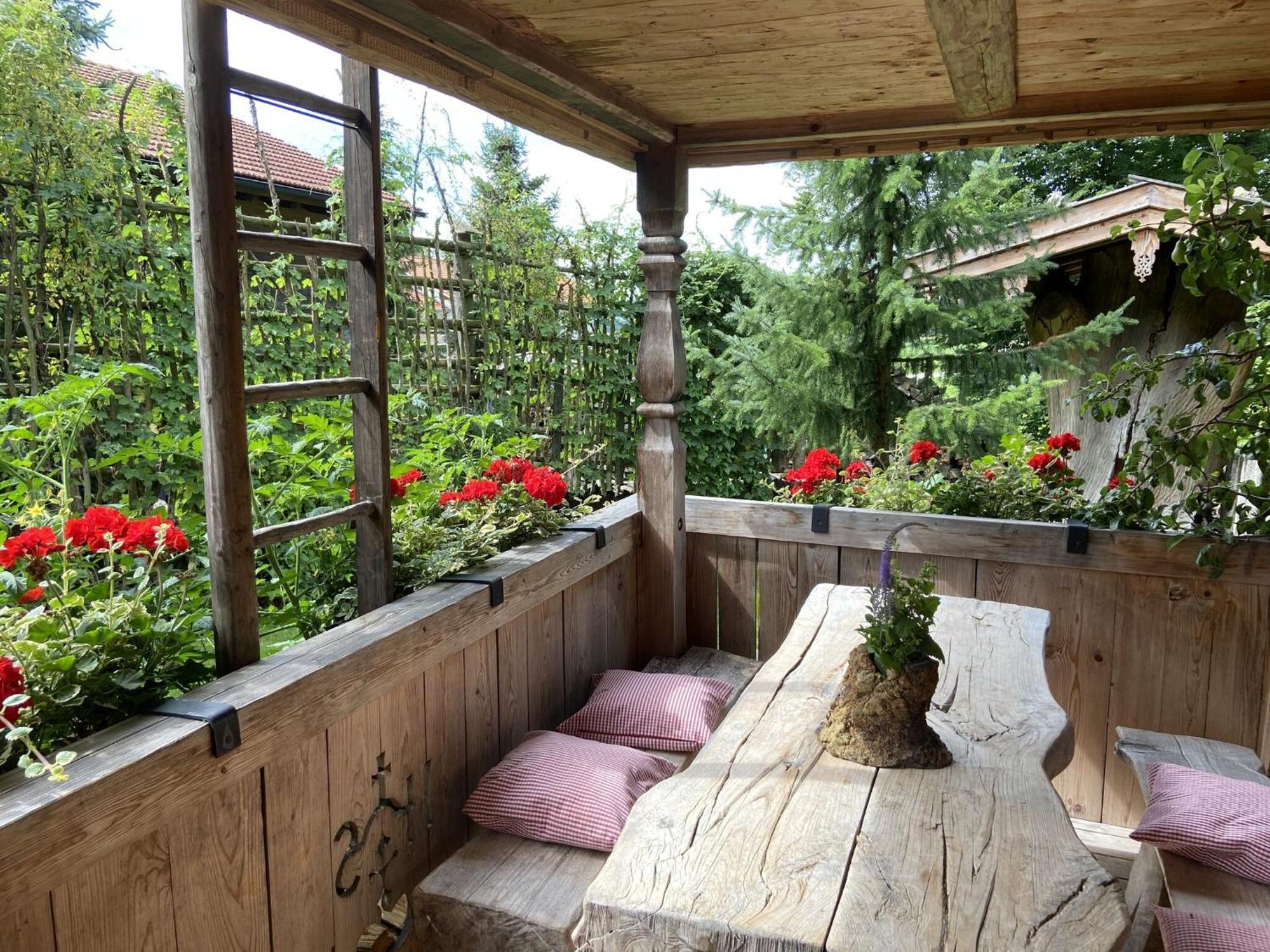 Eco Friendly Chalet Near The Lake In Asten Tittmoning Εξωτερικό φωτογραφία