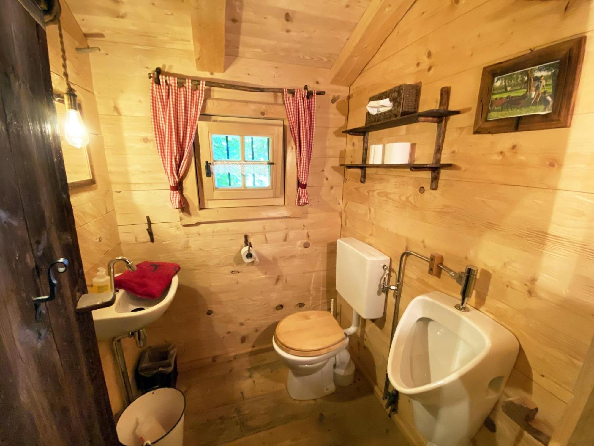 Eco Friendly Chalet Near The Lake In Asten Tittmoning Εξωτερικό φωτογραφία